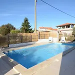 Mirka Villa Barban