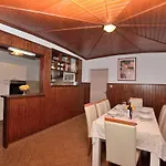 Mirka Villa Barban