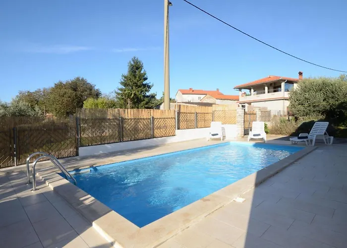 Mirka Villa Barban