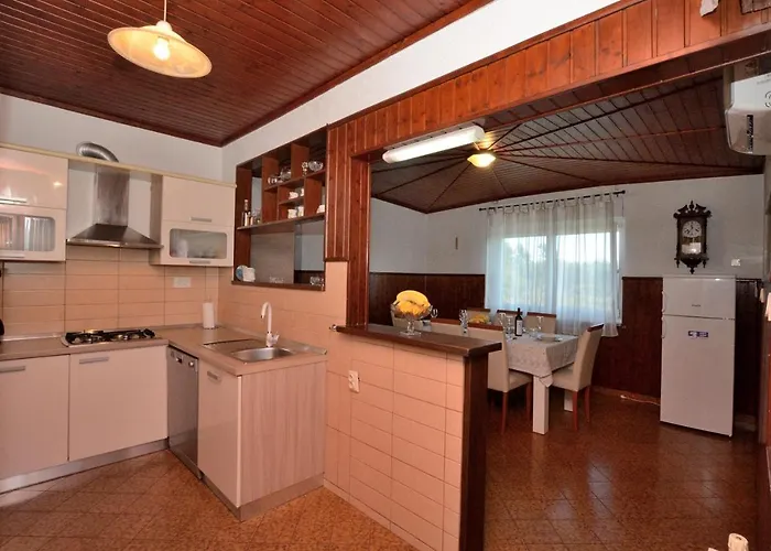 Mirka Villa *