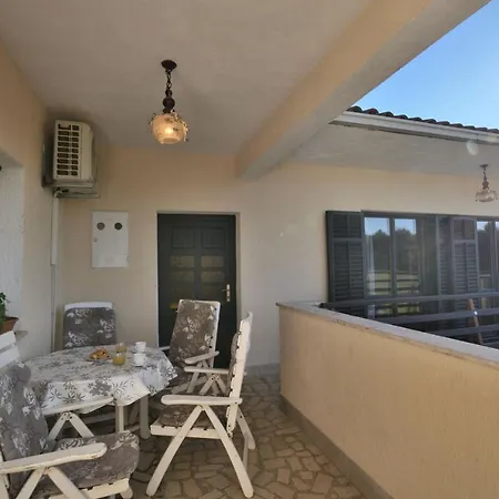 Mirka Villa Barban