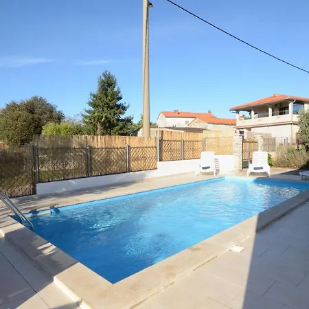 Mirka Villa Barban