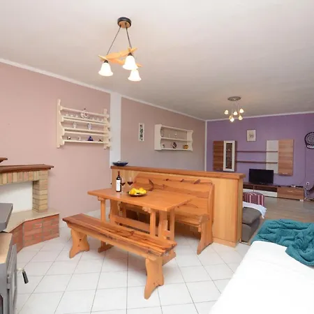 Mirka Villa Barban