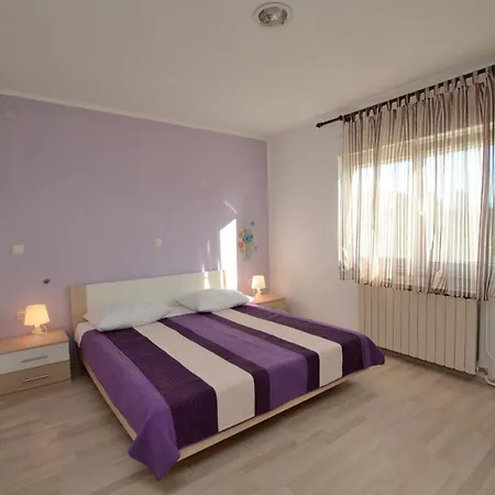 Mirka Villa
