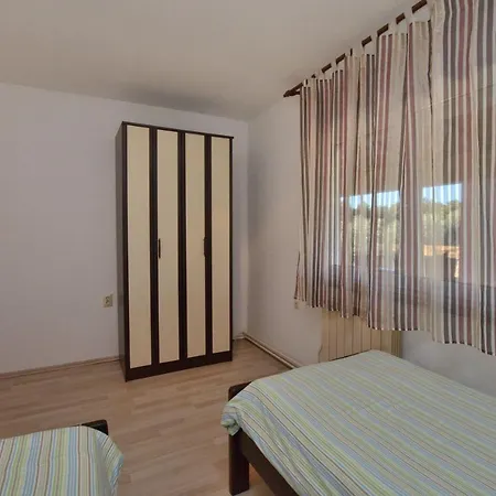 Mirka Villa *