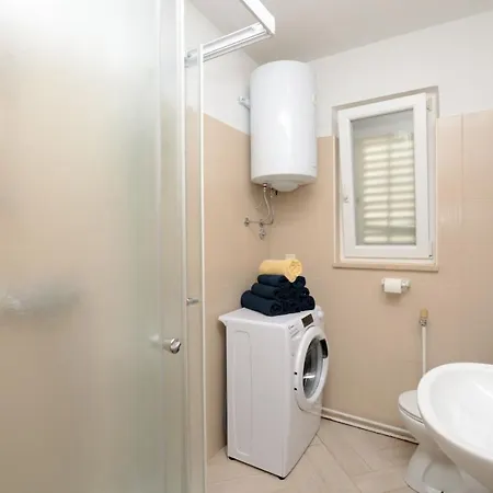 Mirka فيلة Barban